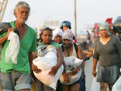 Amma risponde all’uragano Katrina