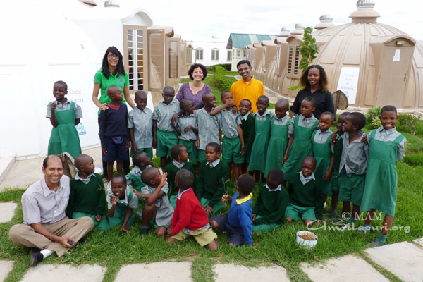 Br. Shubamrita in visita all’Amrita Watoto Boma