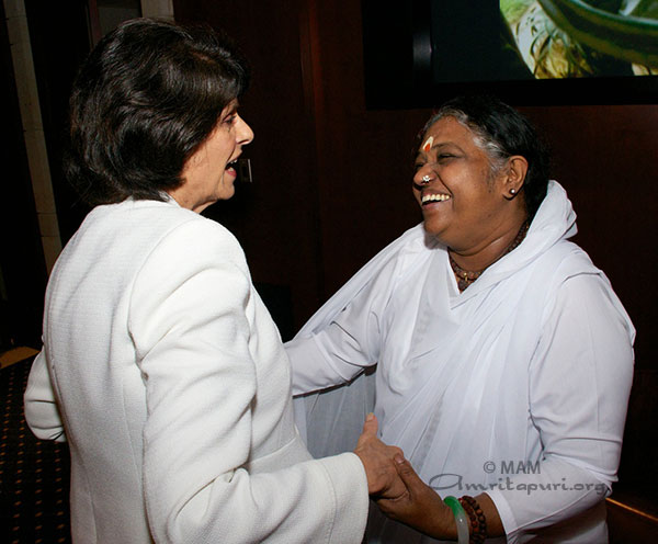 Amma incontra i membri del Congresso degli Stati Uniti