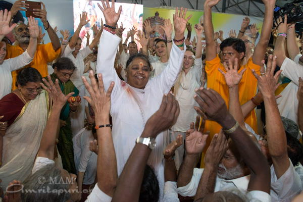 Jnana e Bhakti: non c’è separazione fra compassione e devozione