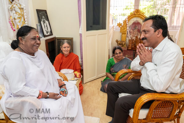 Il presidente dell’ISRO chiede benedizioni per la prossima missione sulla Luna