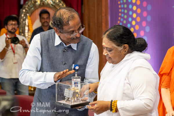 “Sono di fronte al Divino” V. Narayanan, Presidente dell’ISRO