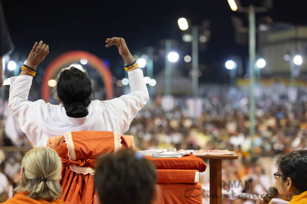 La vita assume significato solo attraverso buone azioni