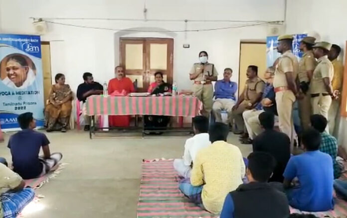 Sempre più detenuti in Tamil Nadu si iscrivono ai corsi di yoga e meditazione di Amrita