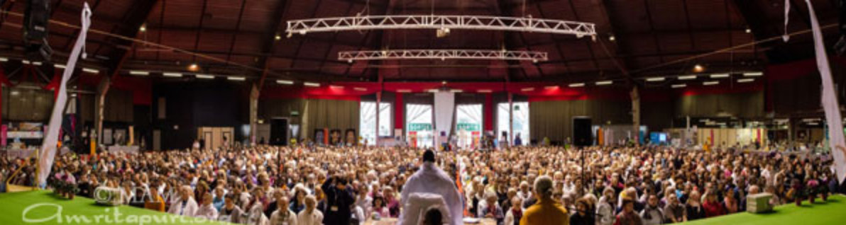 Saremo in grado di trasformare questa terra in cielo – discorso di Amma a Parigi