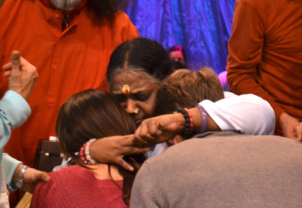 Varese News: Un abbraccio con Amma a MalpensaFiere