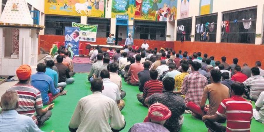 5.500 detenuti del Tamil Nadu imparano le tecniche yoga
