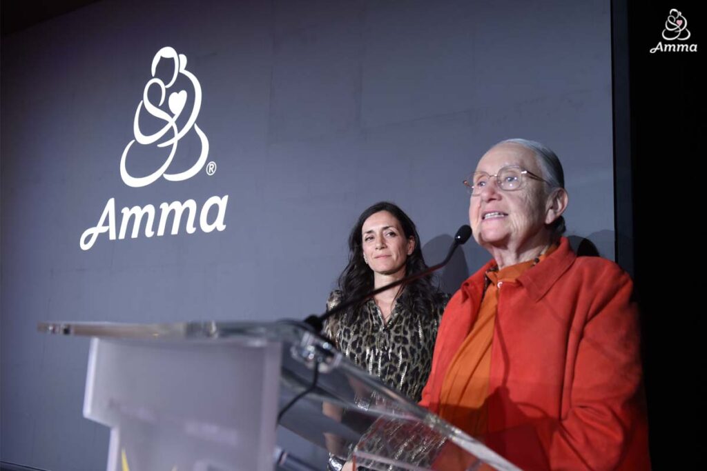 This image has an empty alt attribute; its file name is cannes-2025-mata-amritanandamayi-gender-equality-womens-rights_04-1024x683.jpg