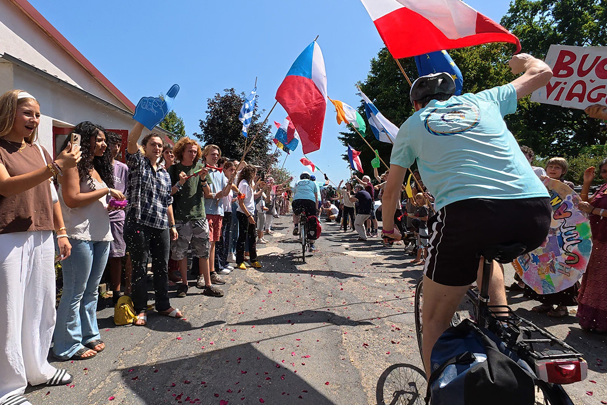 AYUDH Europe – In bicicletta per l’umanità